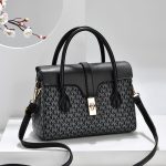 Fashionable Printed Large Capacity Casual Women's Handbag Shoulder Crossbody Bag Soft Polyester Lining Zipper Closure Bag